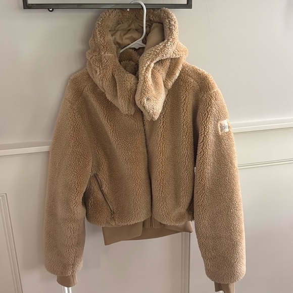 ALO Yoga Jackets & Blazers - Alo Yoga Foxy Sherpa Jacket